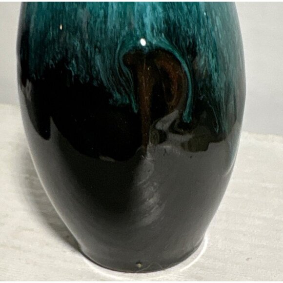 Blue Mountain Pottery Salt & Pepper Shakers Vtg 4" Tall MCM Green Drip Glaze - Picture 4 of 8